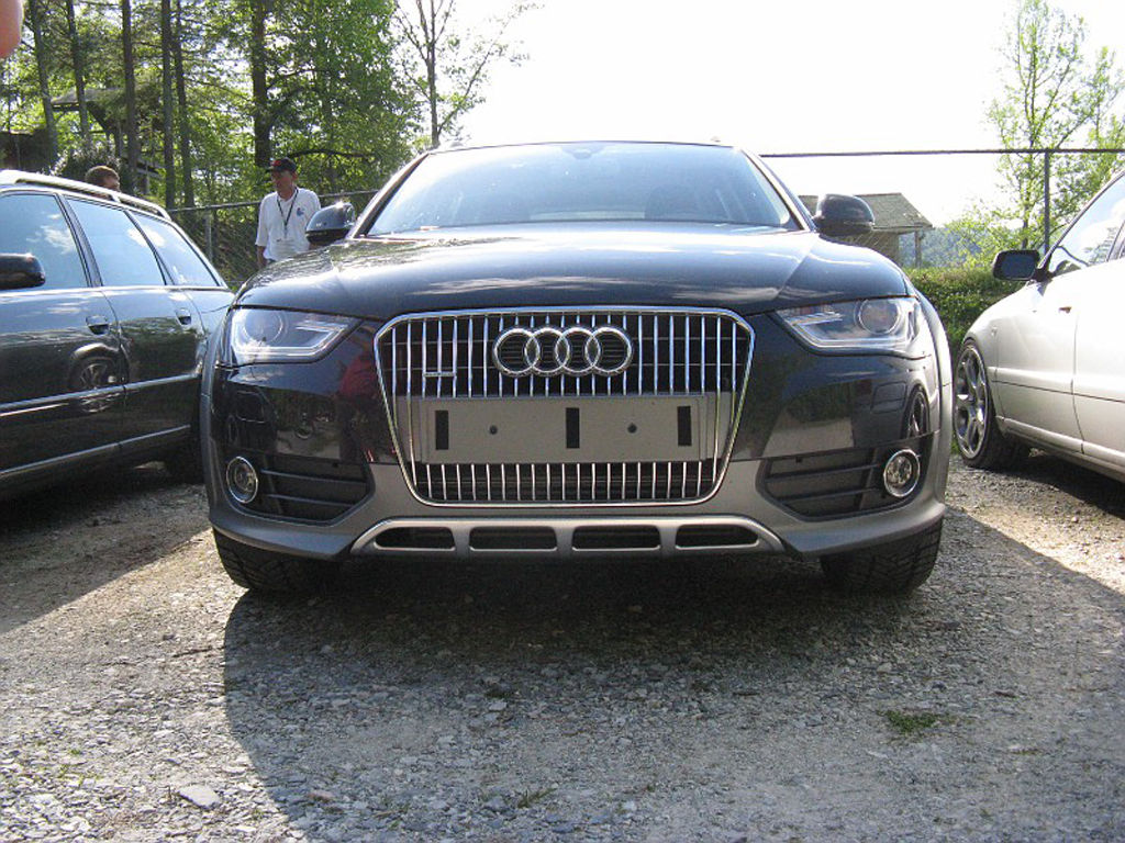 764230344AUDIA4ALLROAD.jpg