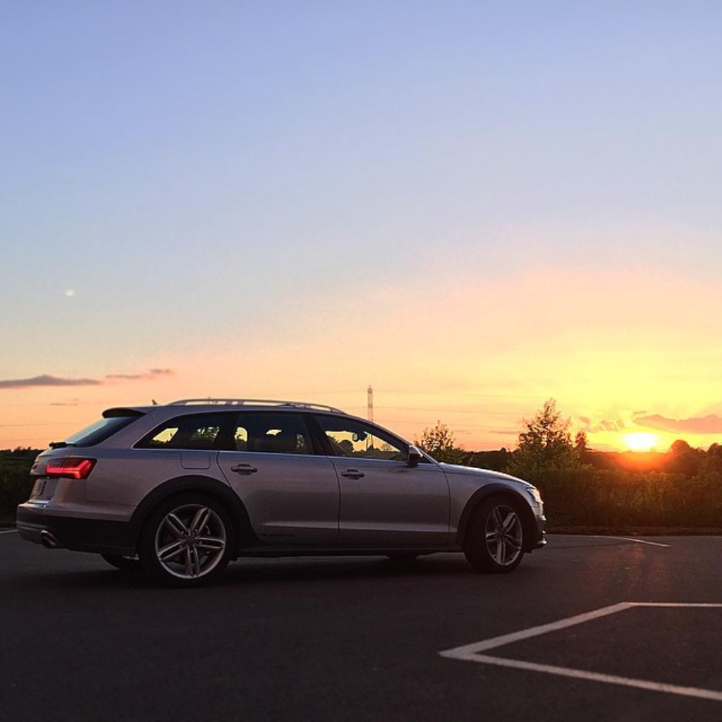 764419688AUDIA6C7ALLROAD.jpg
