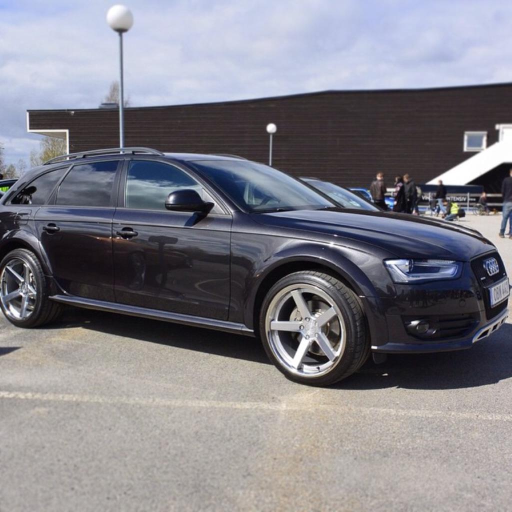 7650111233AUDIA4ALLROAD.jpg
