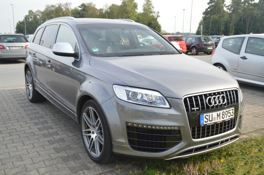 766841948Q7V12.jpg