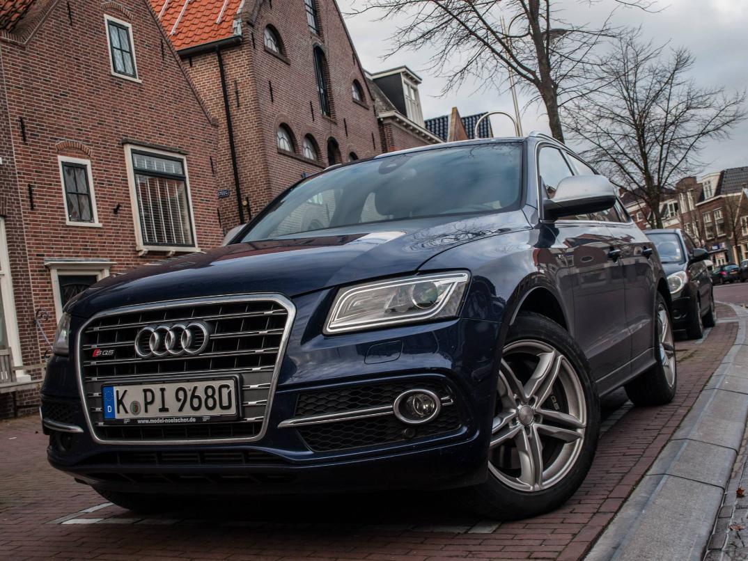 768562AUDISQ5946.jpg