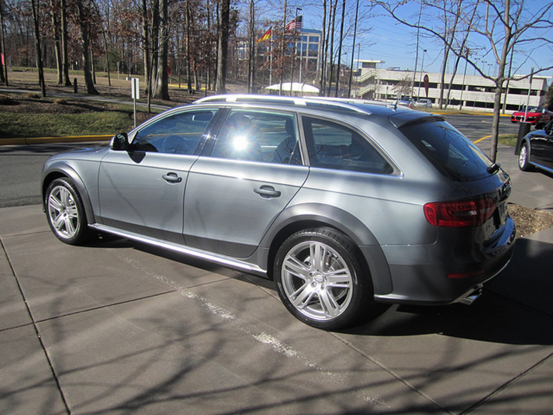 768954289AUDIA4ALLROAD.jpg
