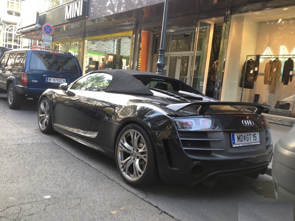 775498R8GT740.jpg