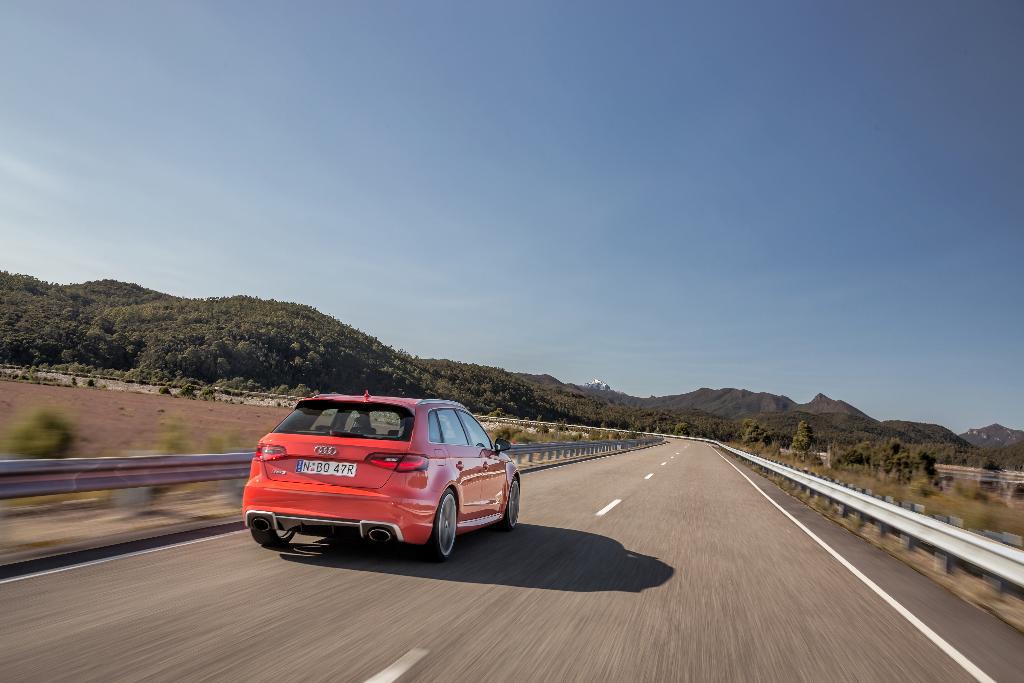 776194RS38V0654.jpg
