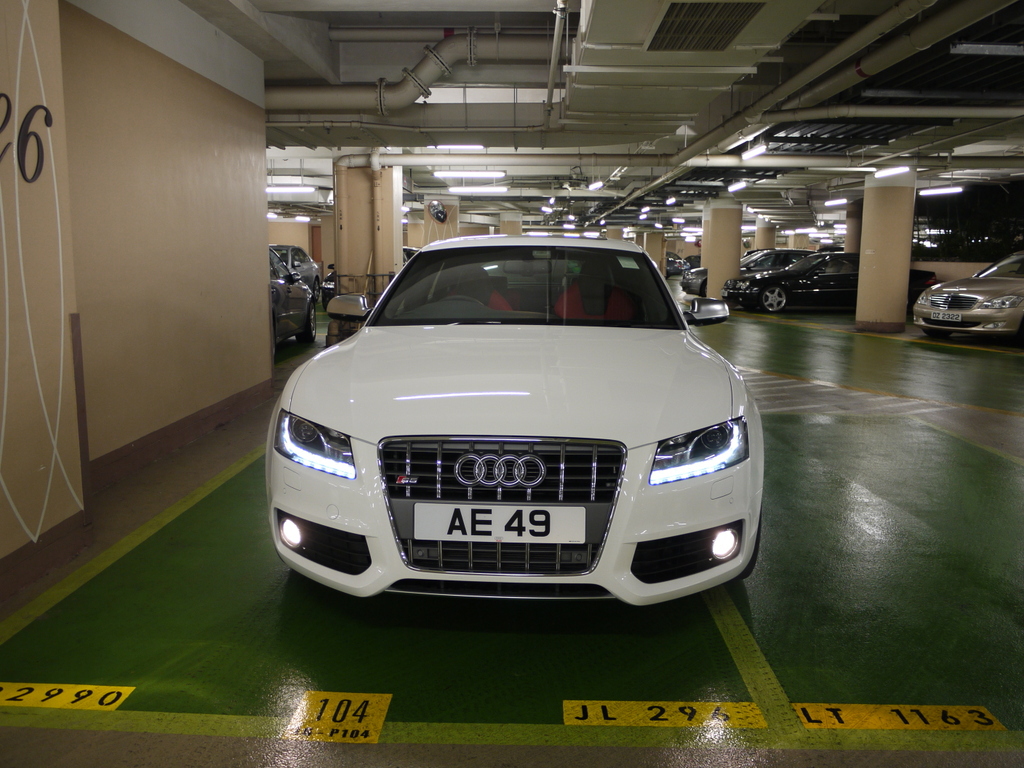 776423118S5ESQUIROU.jpg