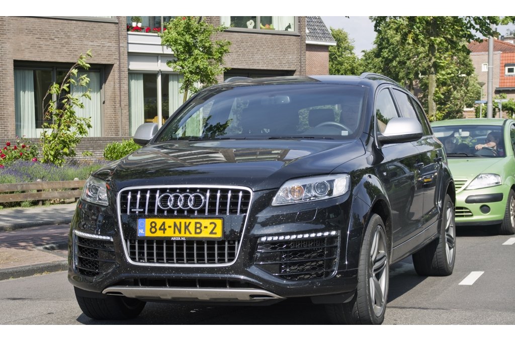 776650445Q7V12.jpg