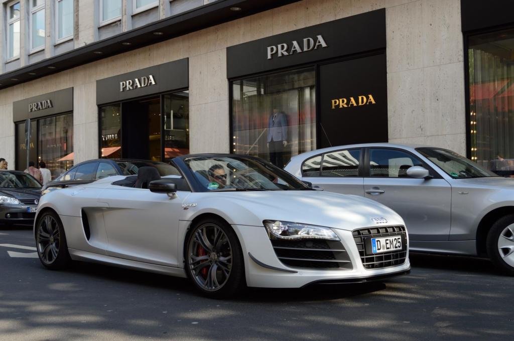 778377R8GT1074.jpg