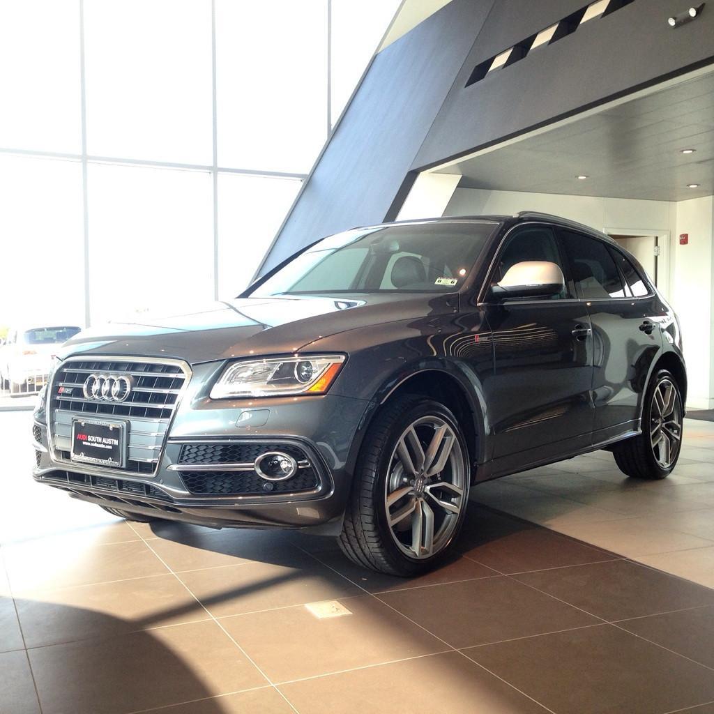 779381AUDISQ51275.jpg