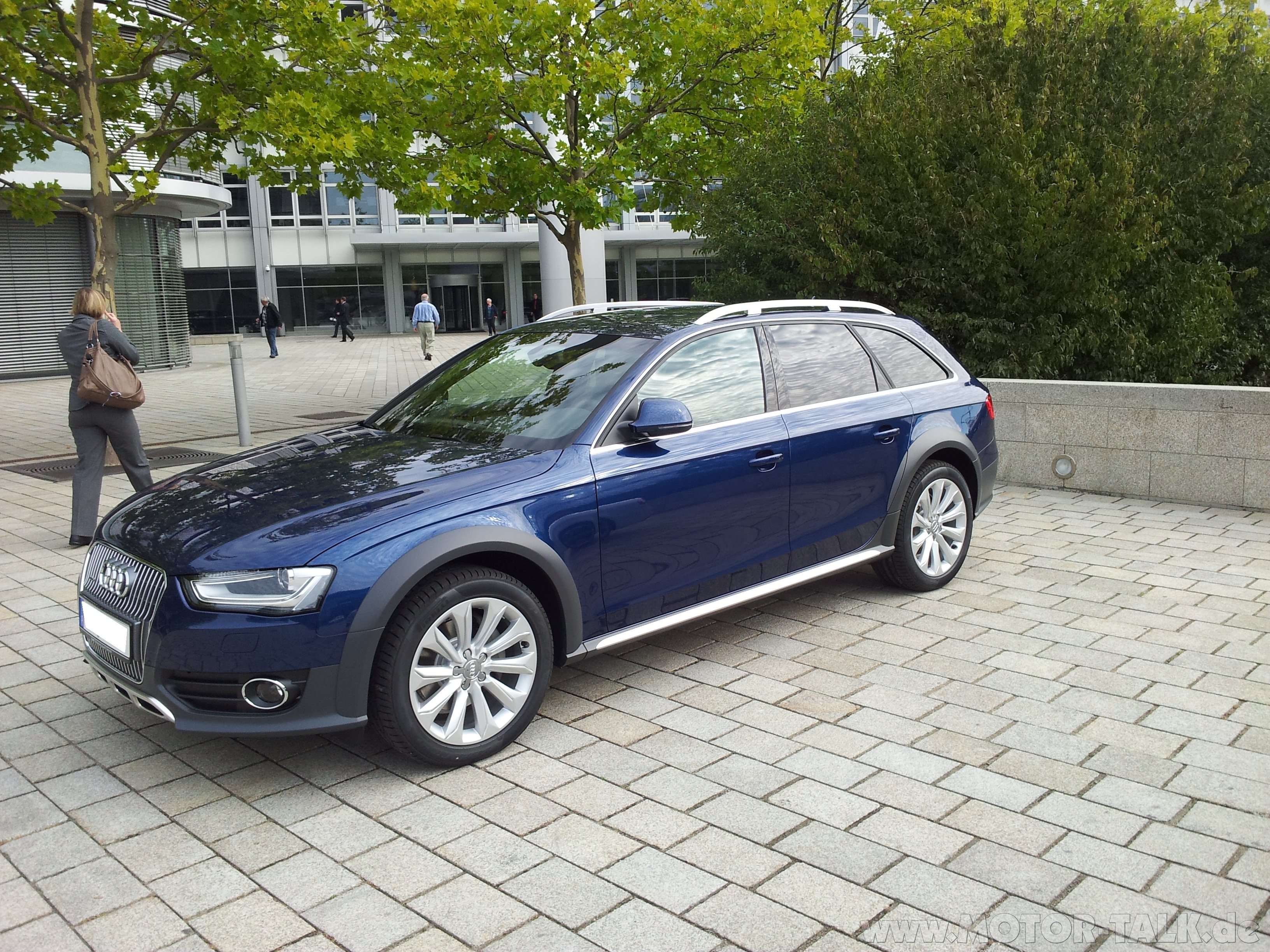 779568446AUDIA4ALLROAD.jpg