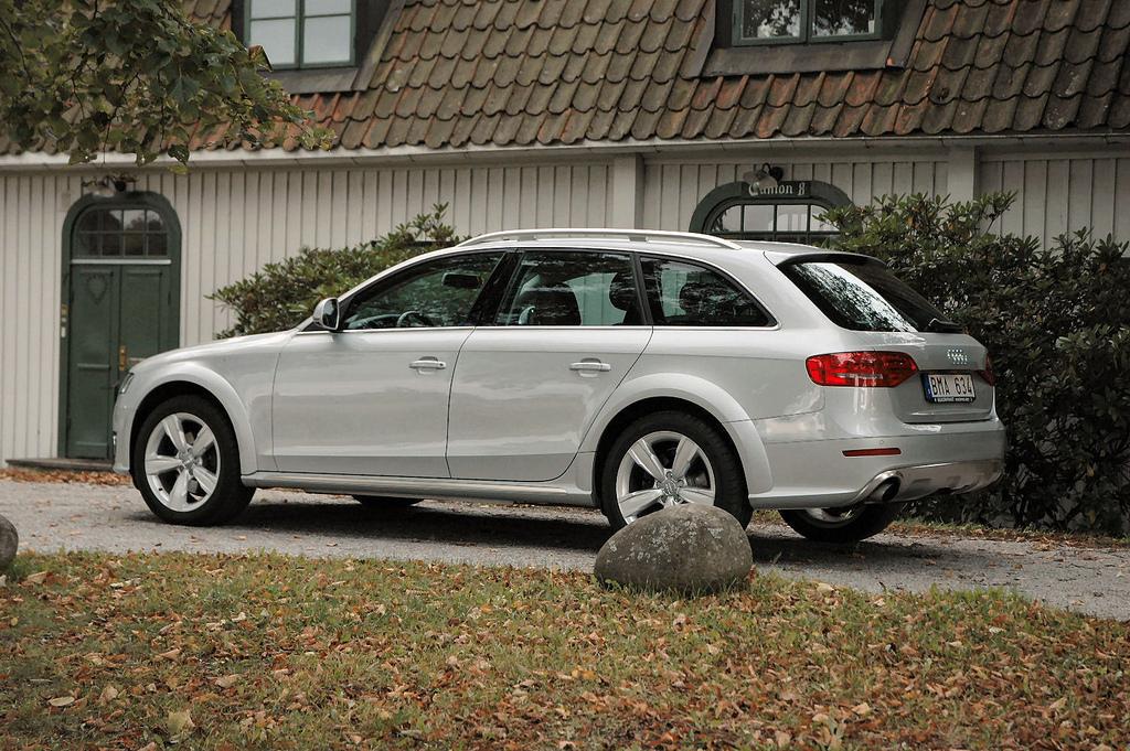 780151677AUDIA4ALLROAD.jpg