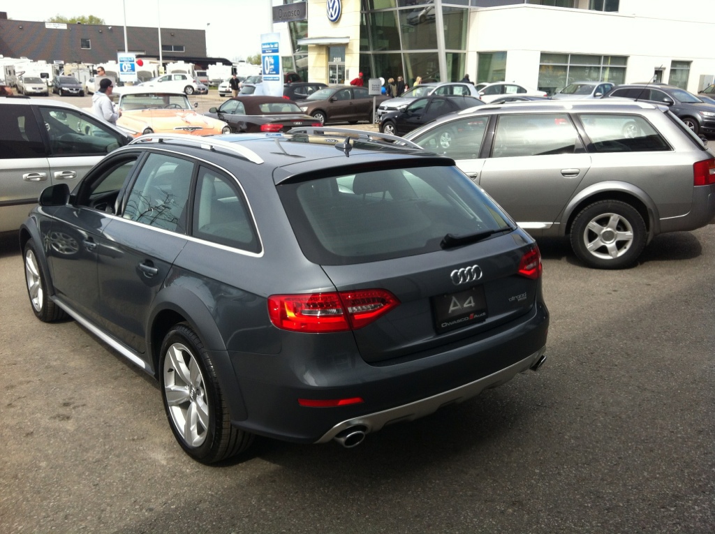 780185342AUDIA4ALLROAD.jpg