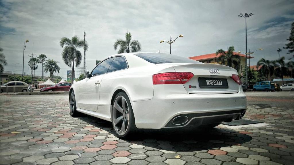 780769AUDIRS52718.jpg