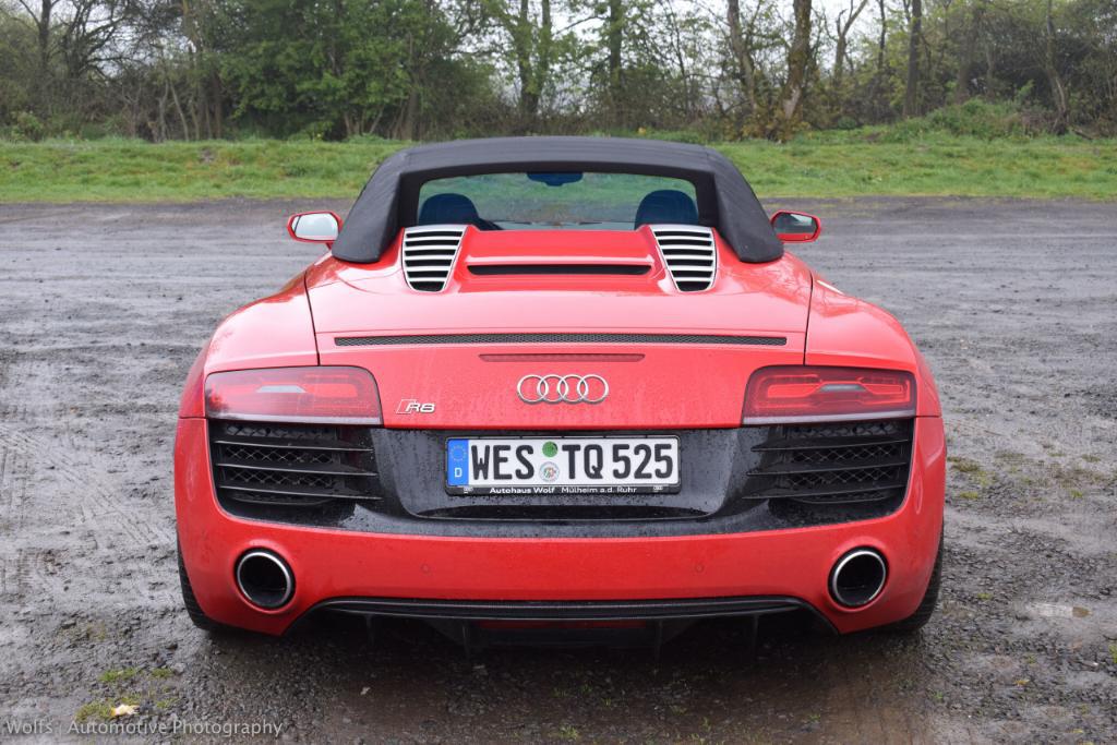 7810873641AUDIR8V10.jpg