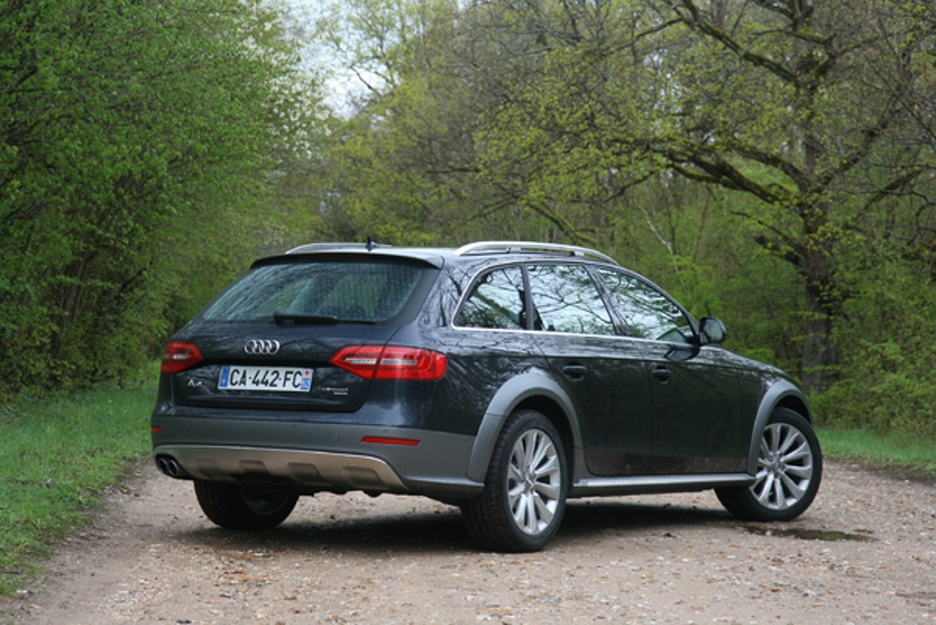 781521377AUDIA4ALLROAD.jpg