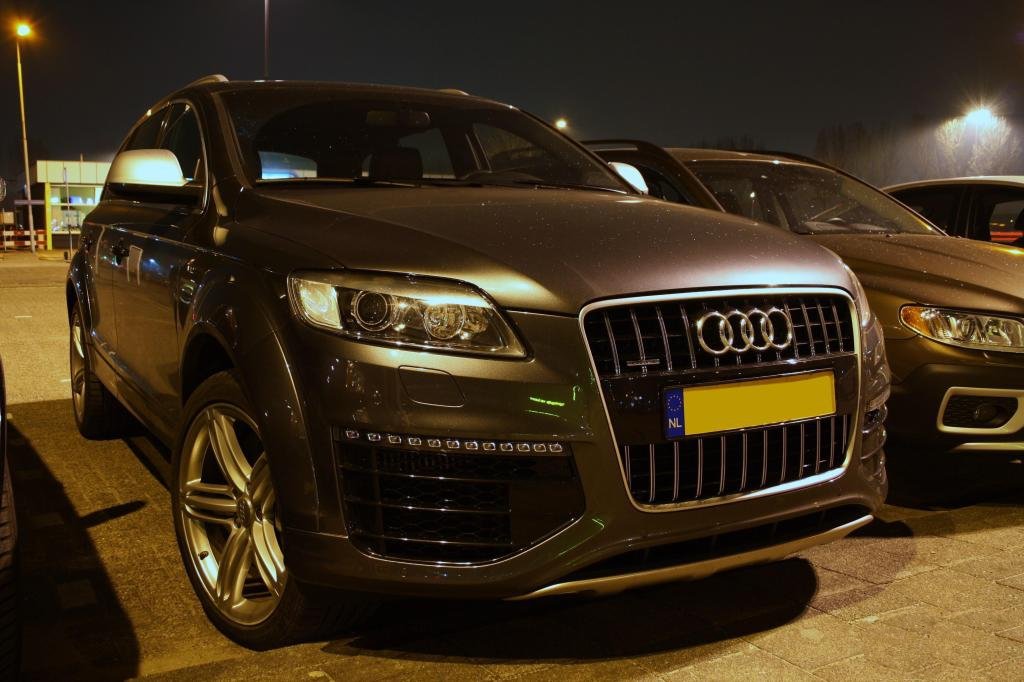 781847756Q7V12.jpg