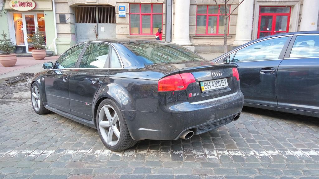 785583AUDIRS43285.jpg