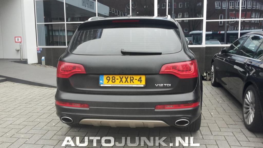 7873732147AUDIQ7V12.jpg