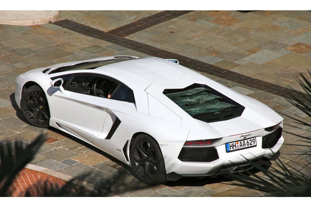 788161573LAMBORGHINIAVENTADORESQUIROU.jpg