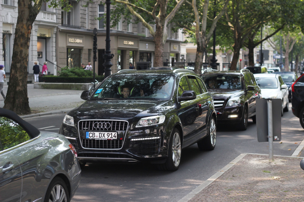 790176935Q7V12.jpg