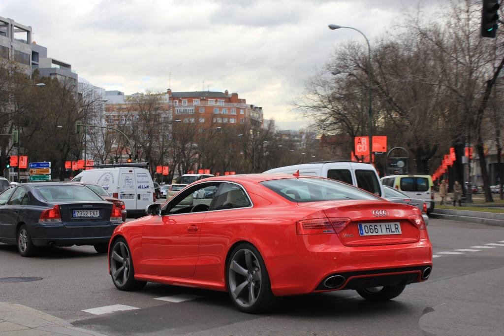791303AUDIRS5686.jpg