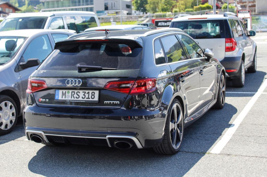 792382RS38V1568.jpg