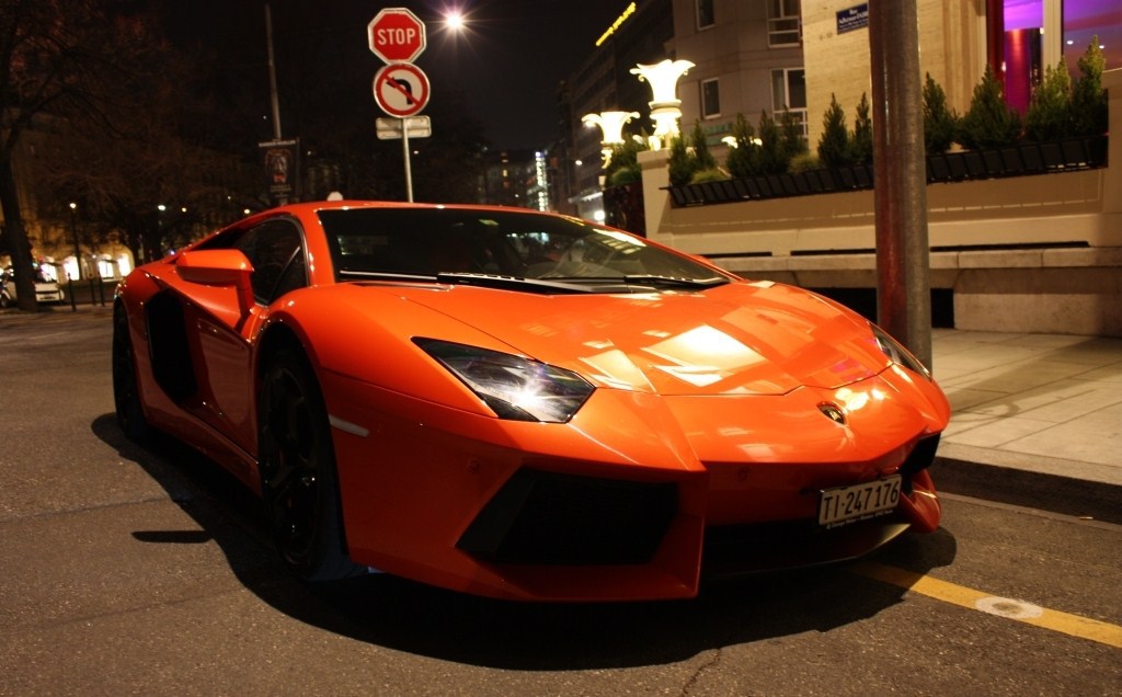 793900444LAMBORGHINIAVENTADORESQUIROU.jpg