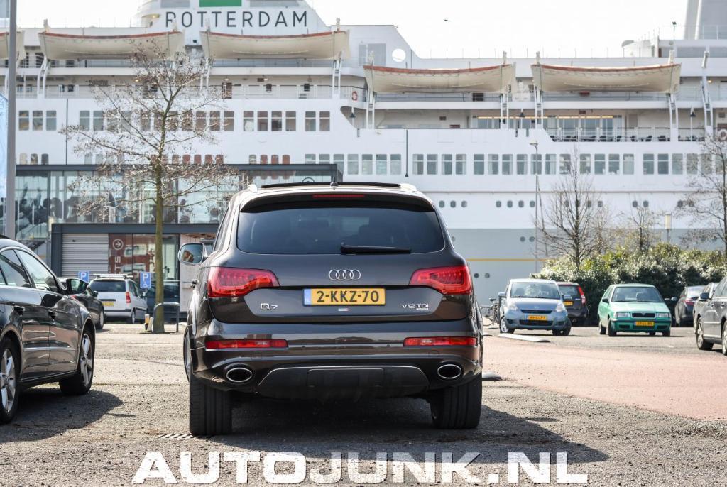 7961872152AUDIQ7V12.jpg