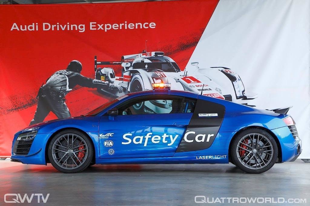 7979871825AUDIR8V10.jpg
