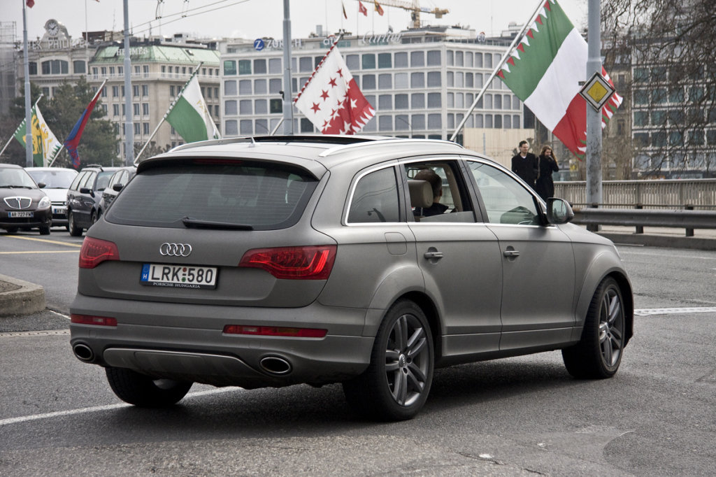 798156731Q7V12.jpg