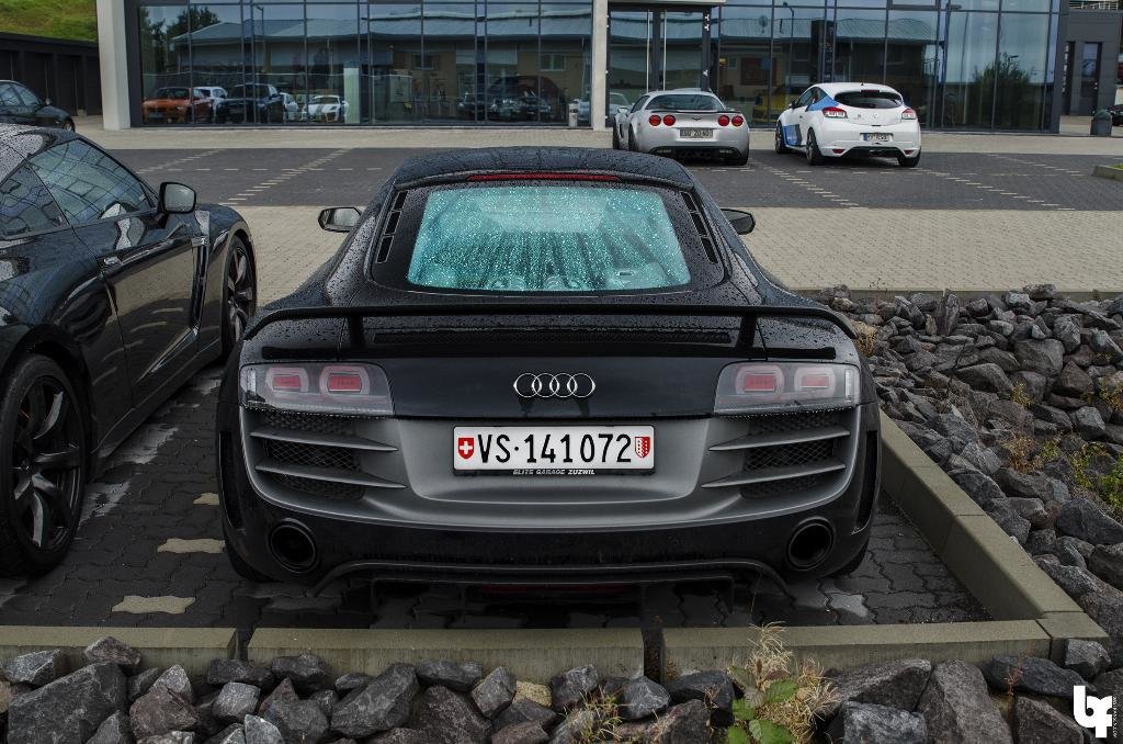 798562R8GT1571.jpg
