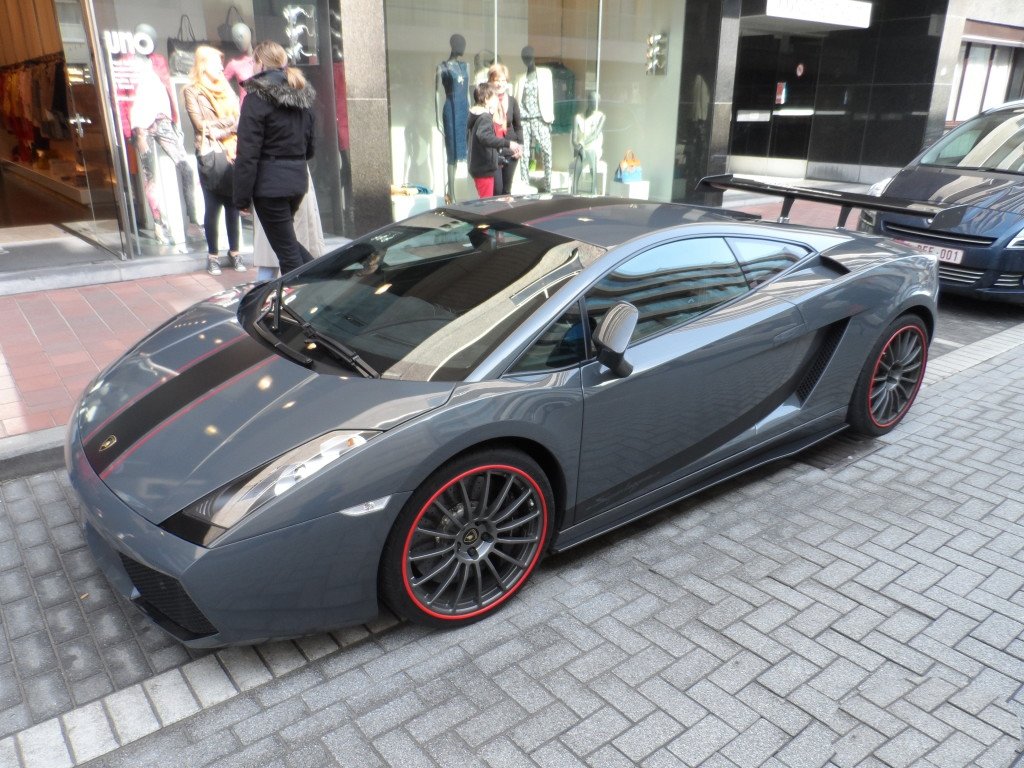 798816291LAMBORGHINI570.jpg