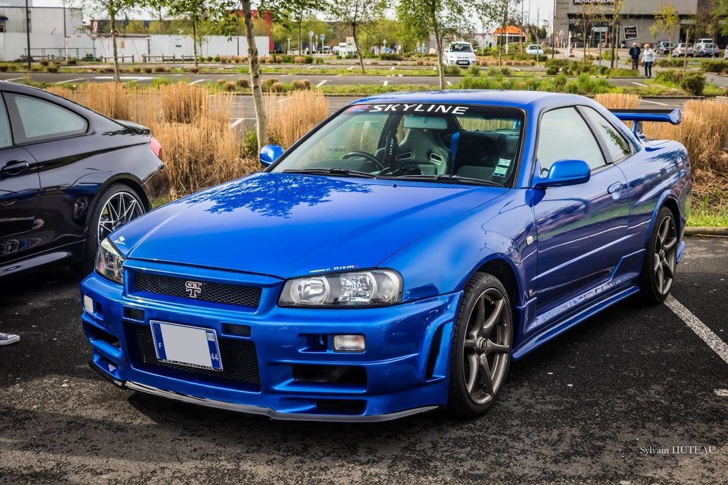 Lâimage contient peut-ÃªtreÂ : voiture et plein air