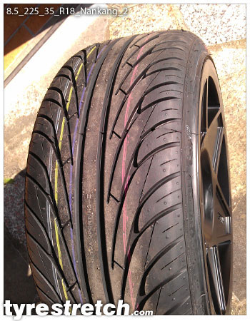 8.5-225-35-R18-Nankang-2.jpg