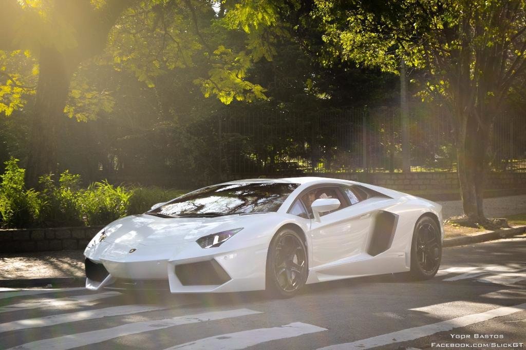 8005911103LAMBORGHINIAVENTADOR.jpg