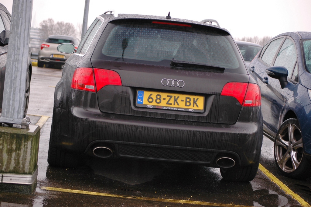 801425AUDIRS4718.jpg