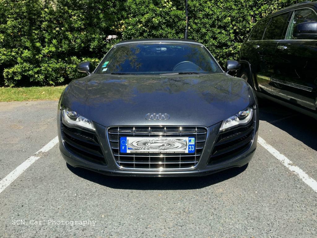 8021313650AUDIR8V10.jpg