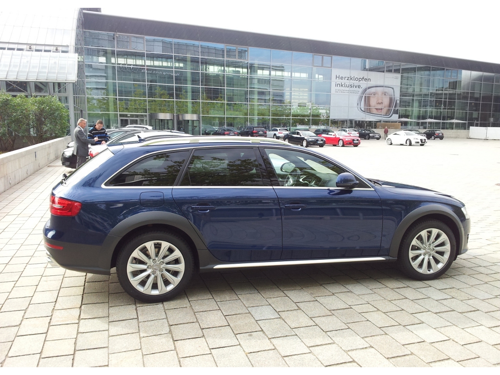 804994447AUDIA4ALLROAD.jpg