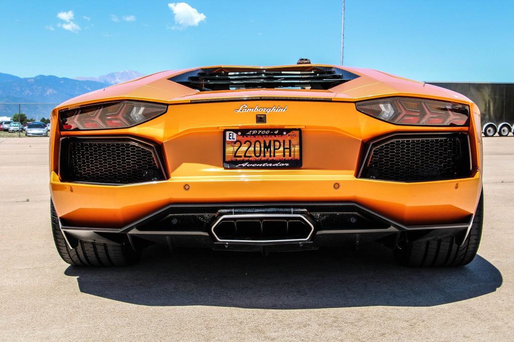 8063331129LAMBORGHINIAVENTADOR.jpg