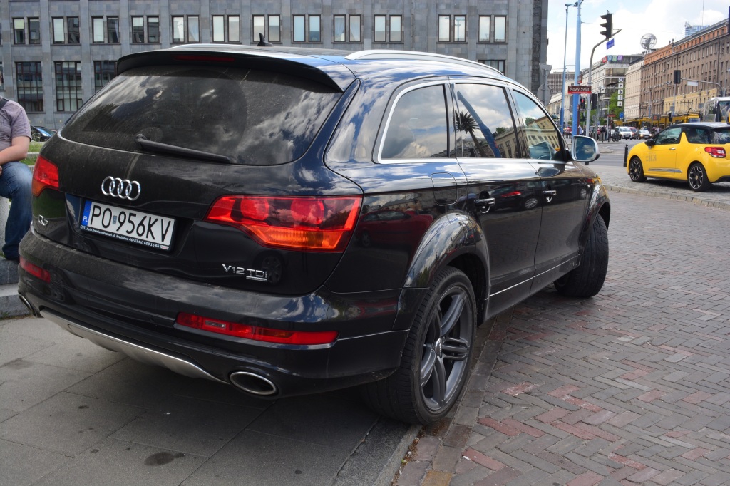 808350919Q7V12.jpg
