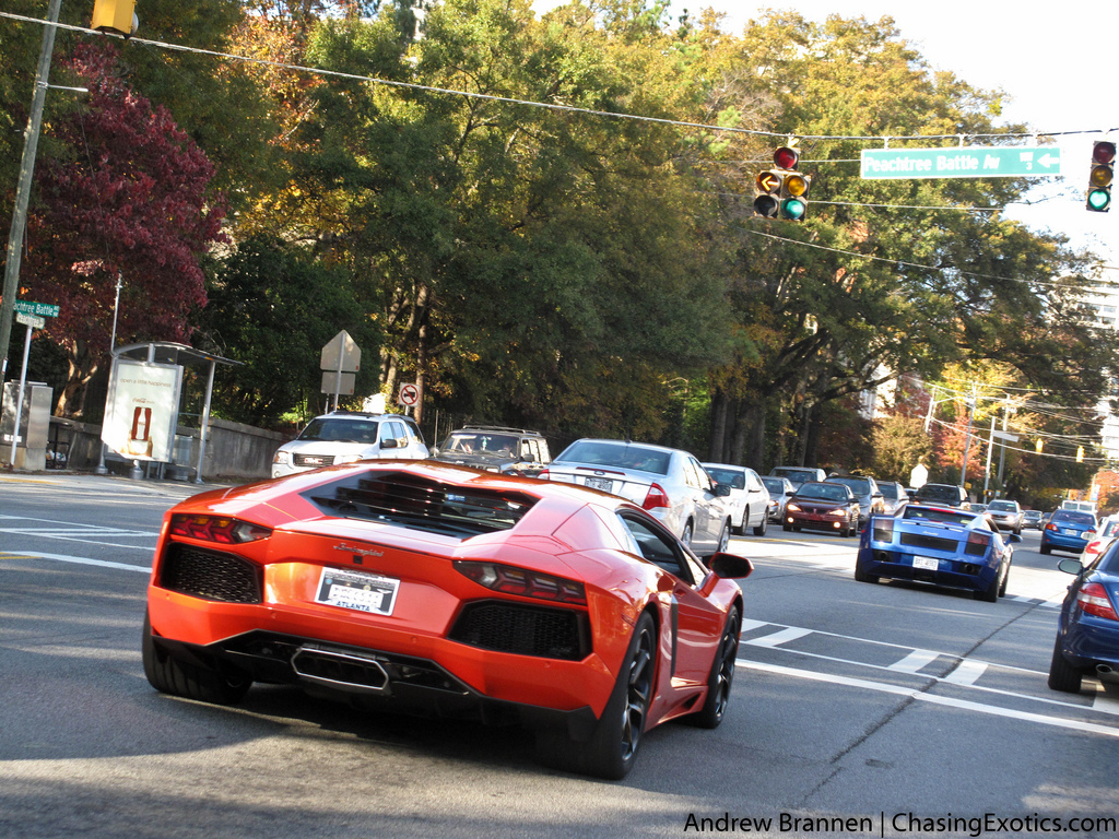 808784050LAMBORGHINIAVENTADORESQUIROU.jpg