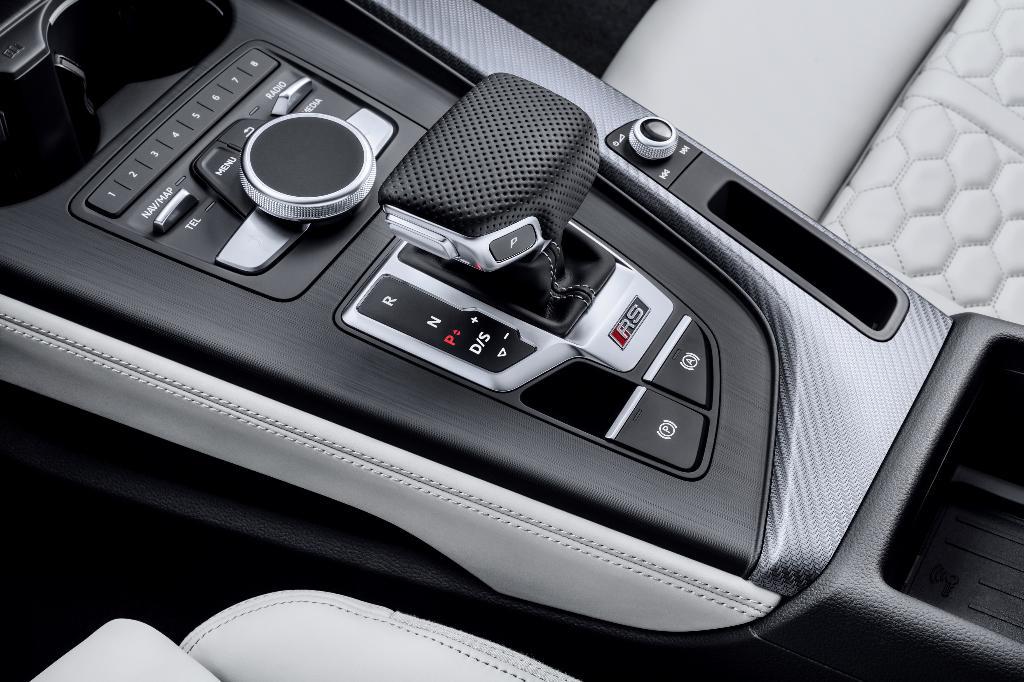 808827AUDIRS4B90024.jpg