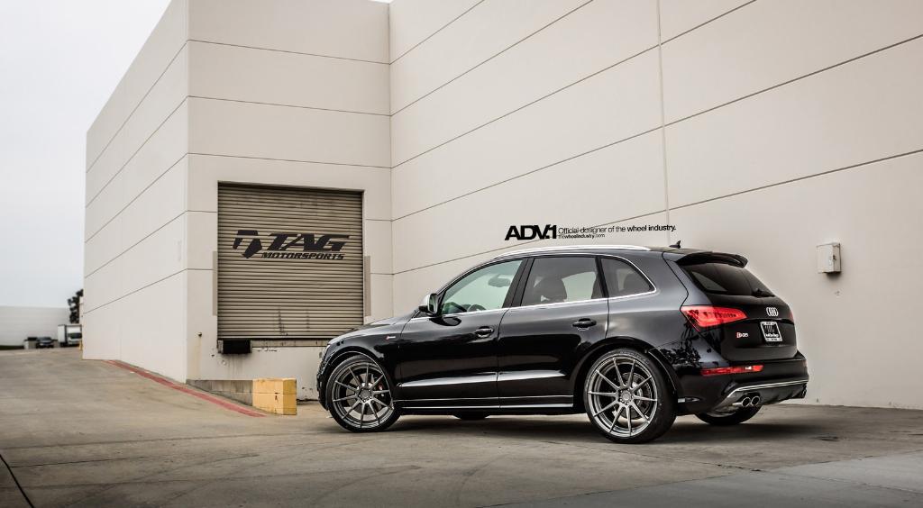 809574AUDISQ5898.jpg