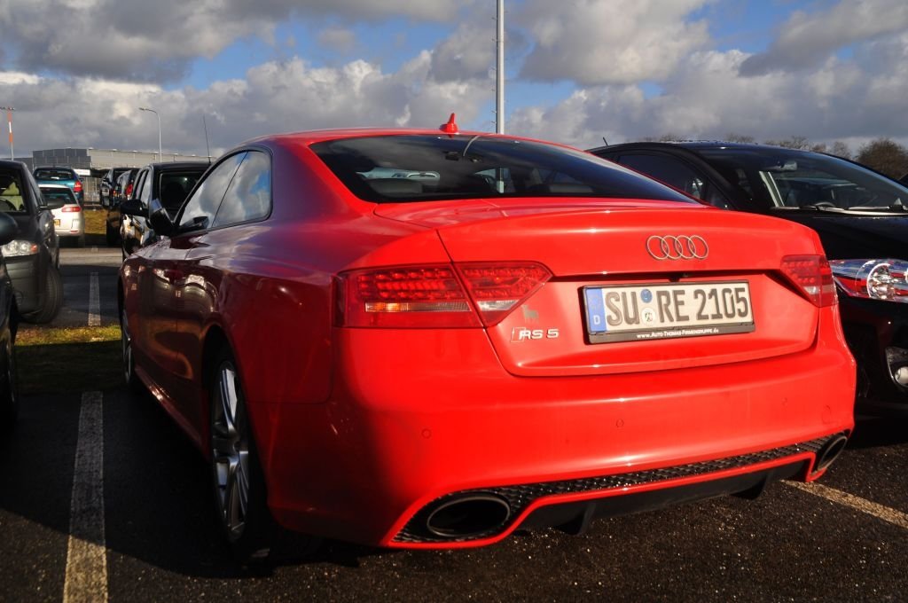 809677AUDIRS5668.jpg