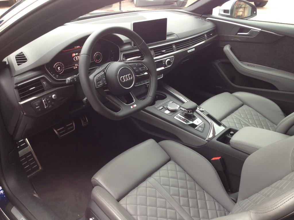 810358S5B90197.jpg