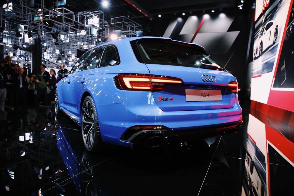 810642AUDIRS4B90072.jpg