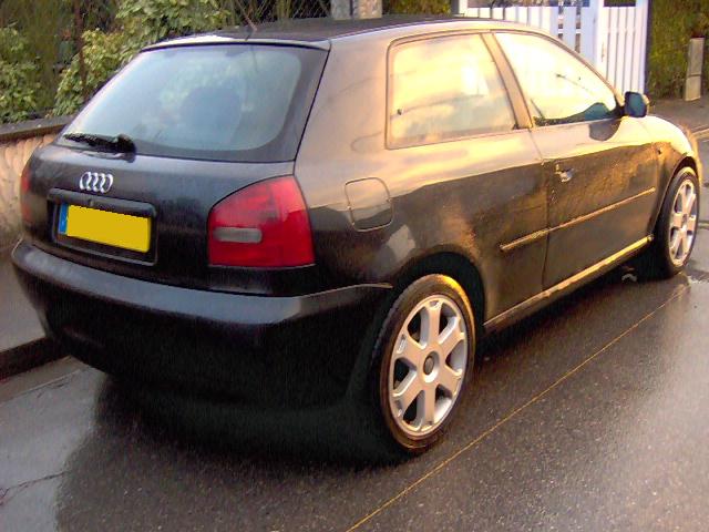811020AudiA3137CV.jpg