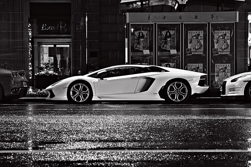 811198280LAMBORGHINIAVENTADORESQUIROU.jpg