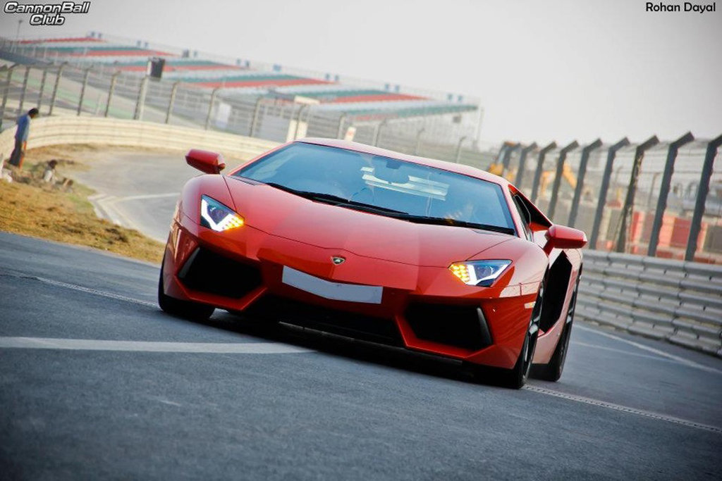 811228180LAMBORGHINIAVENTADORESQUIROU.jpg