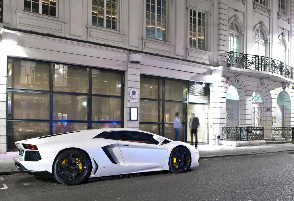 812324089LAMBORGHINIAVENTADORESQUIROU.jpg