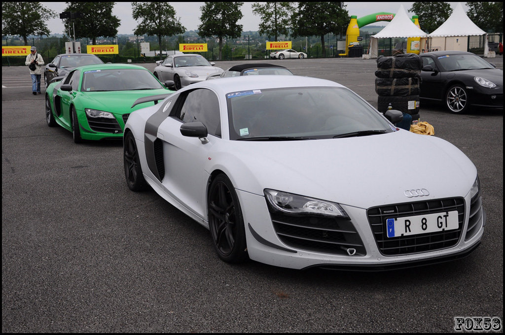813374R8GT461.jpg